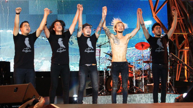 кадр из фильма Bodyslam: Live in คราม