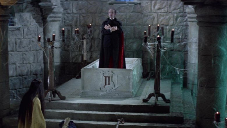 кадр из фильма Легенда о семи золотых вампирах