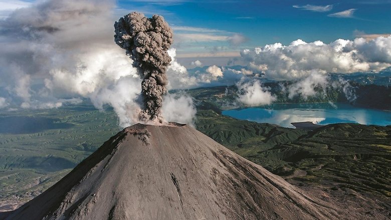 кадр из фильма Полёт над Россией