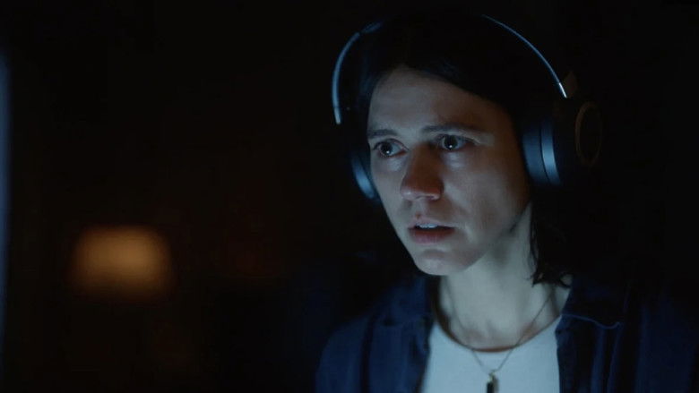 кадр из фильма undertone