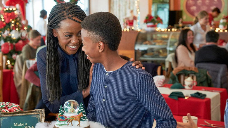 кадр из фильма Рождество в Эвергрине: Письма Санте