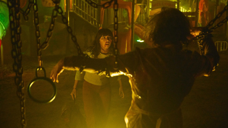 кадр из фильма Hive