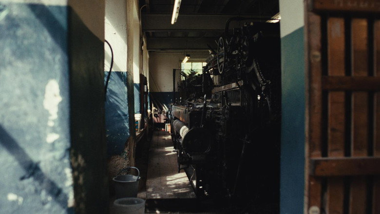 кадр из фильма The Weavers