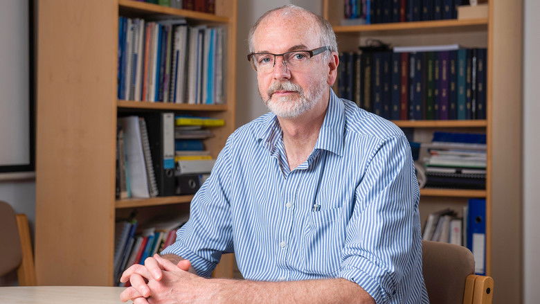 кадр из фильма Race Against the Virus: Hunt for a Vaccine