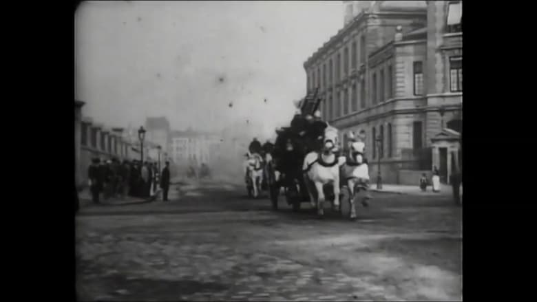 кадр из фильма Paris : les pompiers, I. Passage des pompes