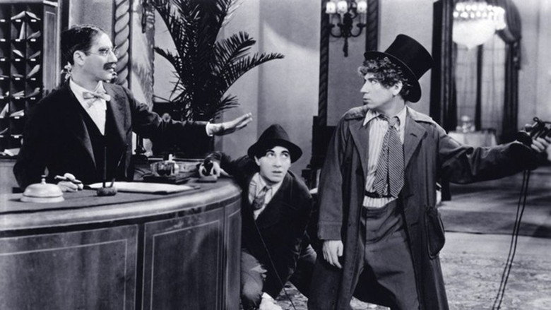 кадр из фильма Кокосовые орешки