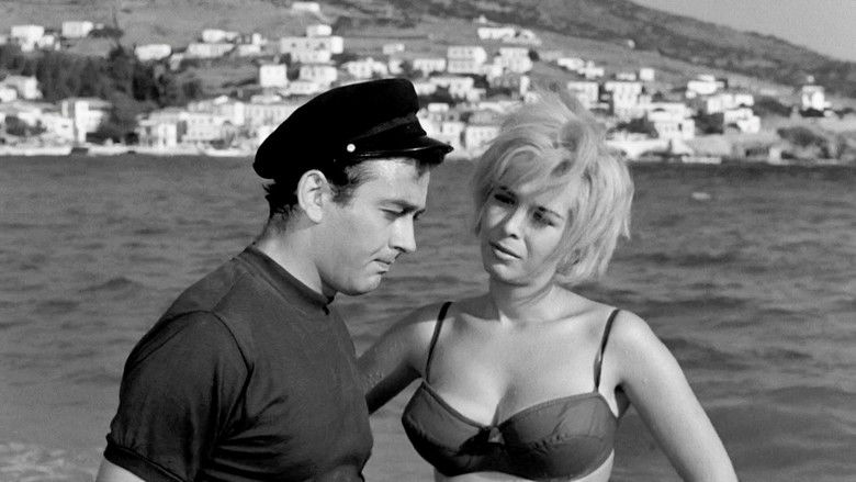 кадр из фильма Φουσκοθαλασσιές