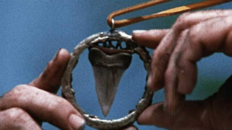 кадр из фильма Челюсти смерти