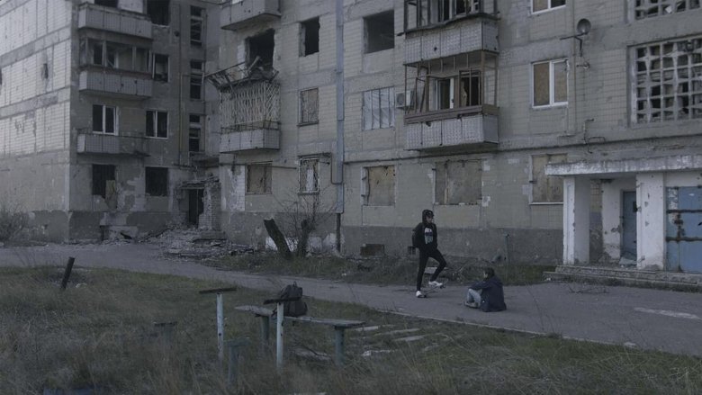 кадр из фильма Земля голубая, будто апельсин