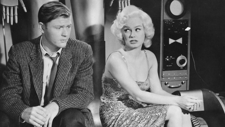 кадр из фильма Sex Kittens Go to College