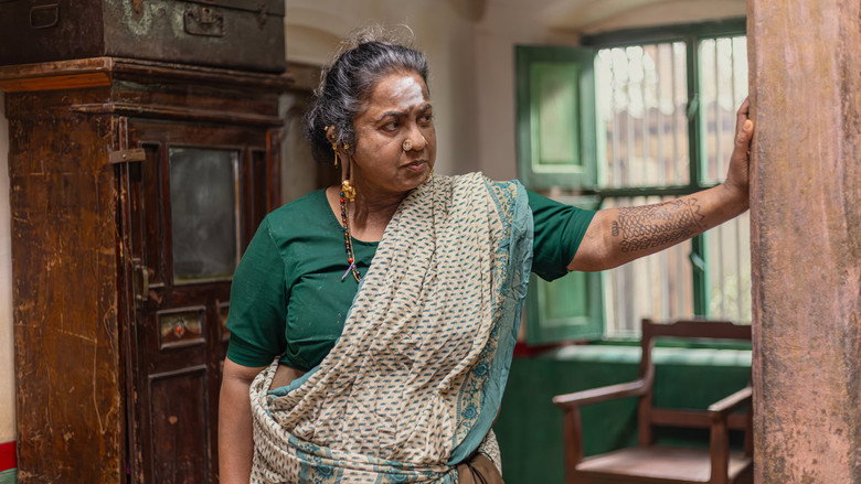 кадр из фильма தாய் கிழவி