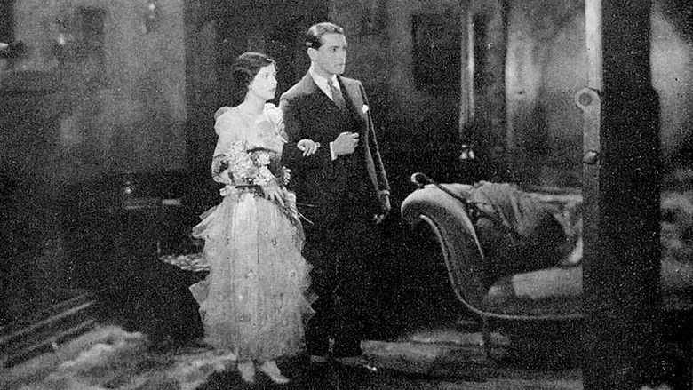 кадр из фильма The Enchanted Cottage