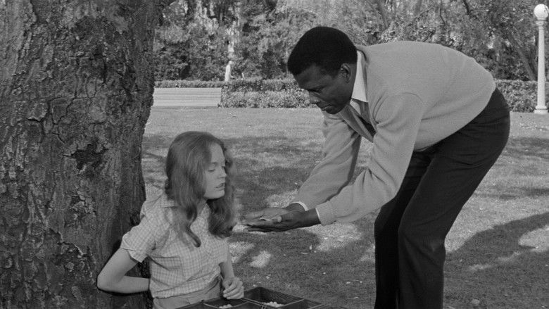 кадр из фильма Клочок синевы