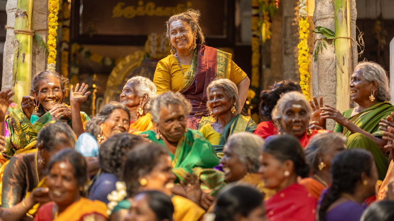 кадр из фильма தாய் கிழவி