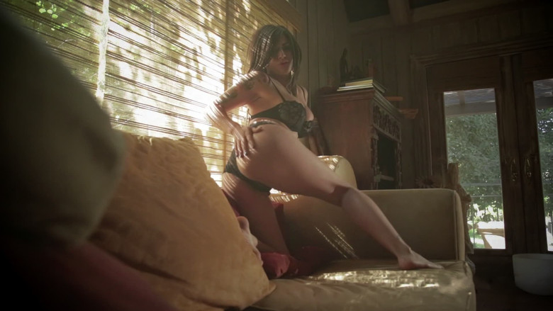 кадр из фильма I Love Big Toys 39