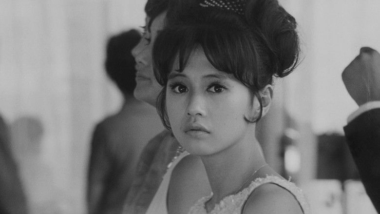 кадр из фильма Бледный цветок