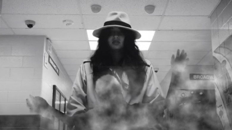 кадр из фильма The Entity