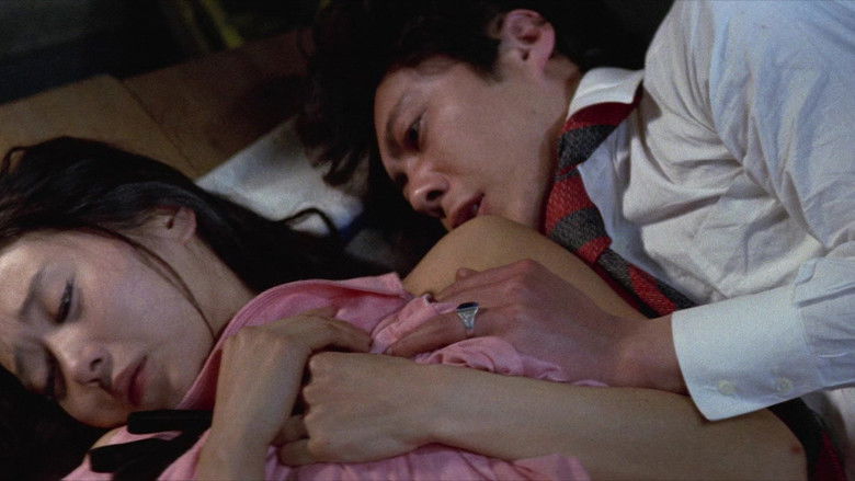 кадр из фильма 禁断・制服の悶え