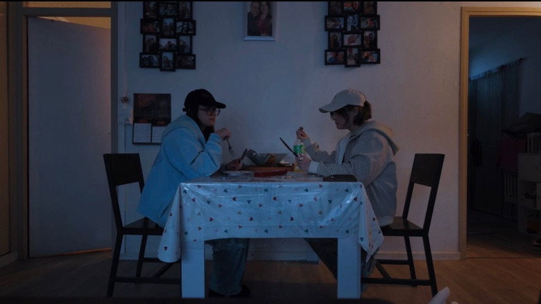 кадр из фильма The Dinner