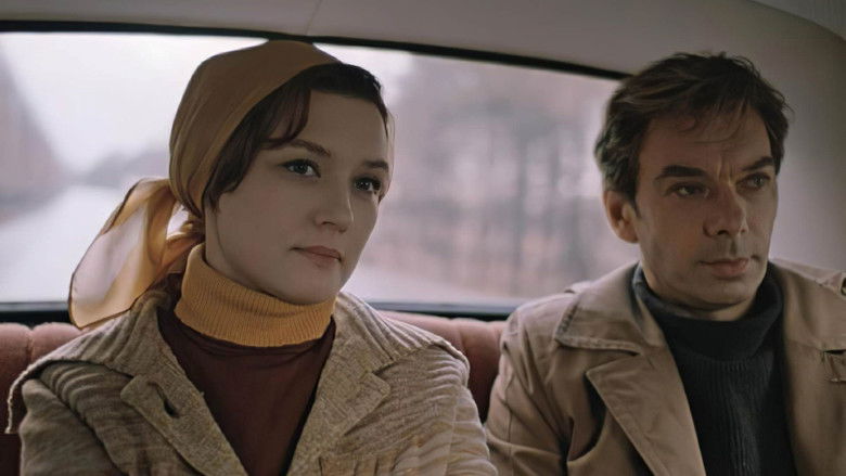 кадр из фильма Москва слезам не верит