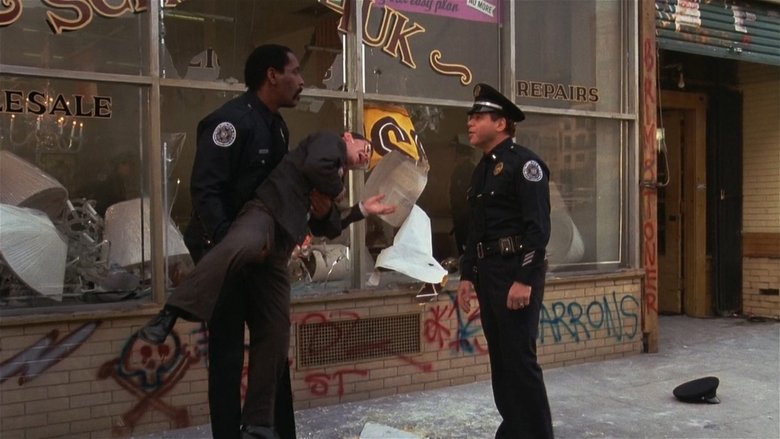 кадр из фильма Полицейская академия 2: Их первое задание