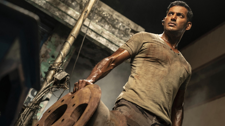 кадр из фильма சக்ரா