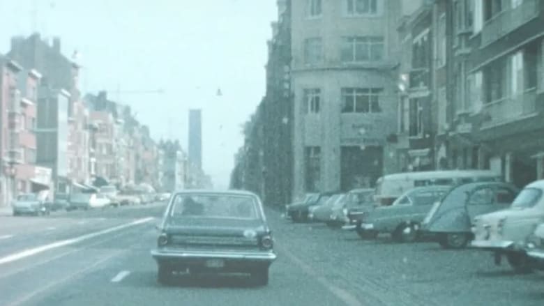 кадр из фильма La Mazda jaune et sa sainteté