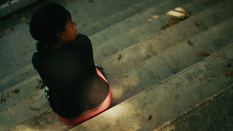 кадр из фильма Notre Enfance