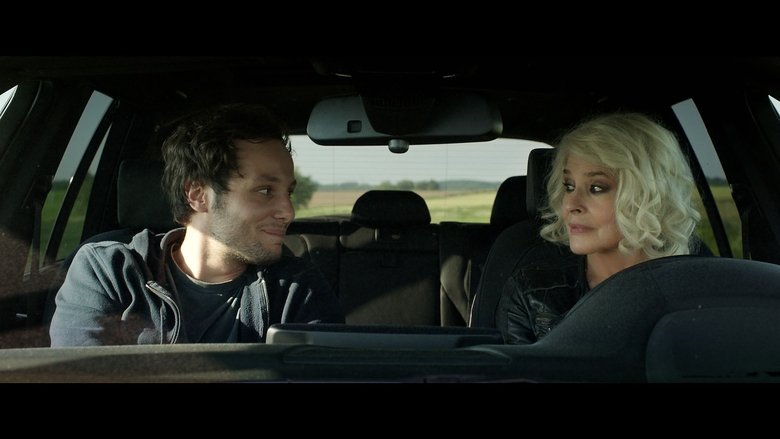 кадр из фильма Моя мама — сумасшедшая