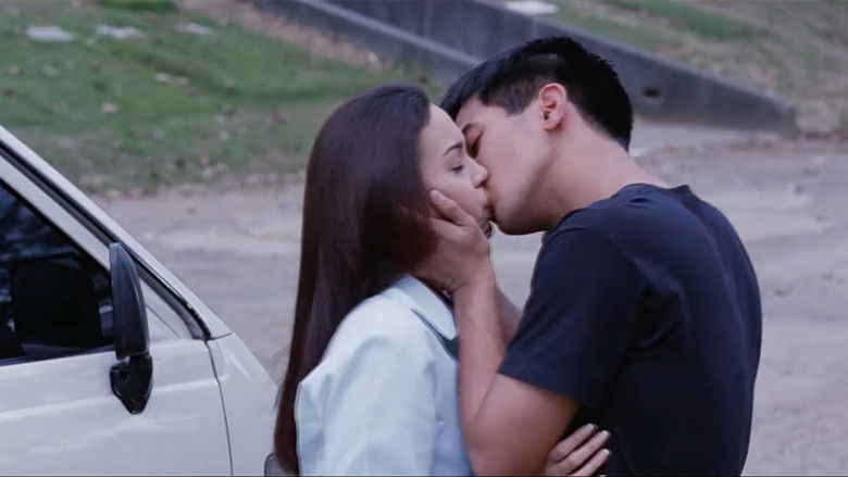 кадр из фильма Mula sa Puso