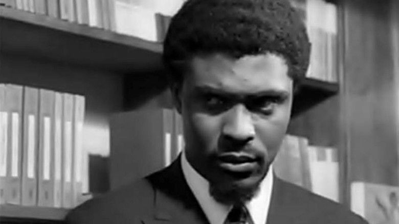 кадр из фильма Compasso de Espera