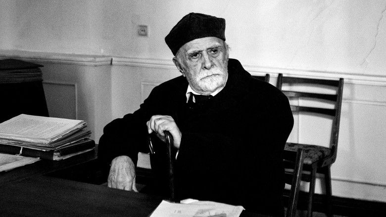 кадр из фильма Свеча в бурe