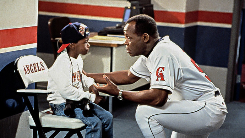 кадр из фильма Ангелы у кромки поля