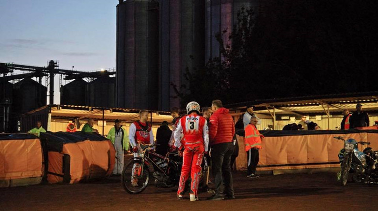 кадр из фильма In The Red