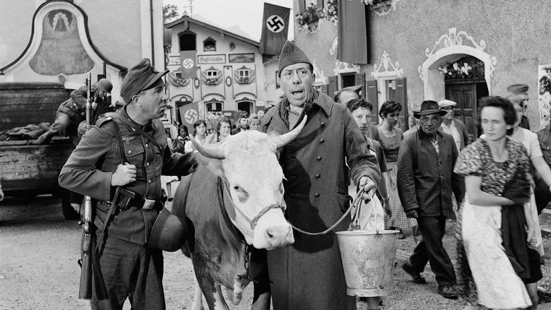 кадр из фильма Корова и солдат