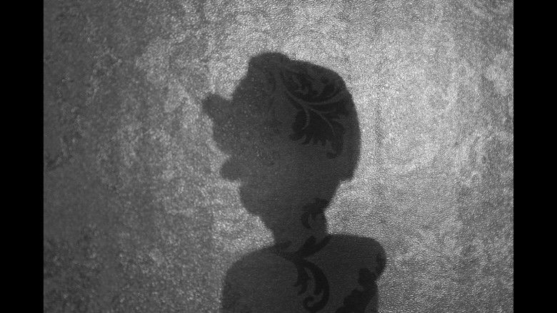 кадр из фильма Minha Casa Está Cheia de Estranhos