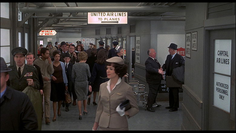 кадр из фильма Топаз