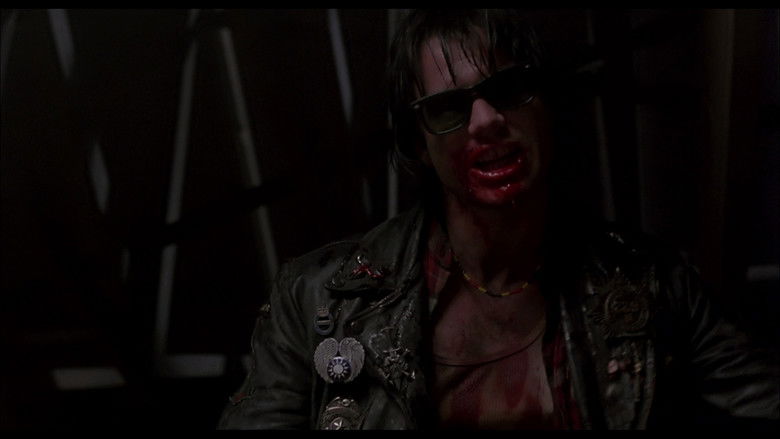 кадр из фильма Почти стемнело