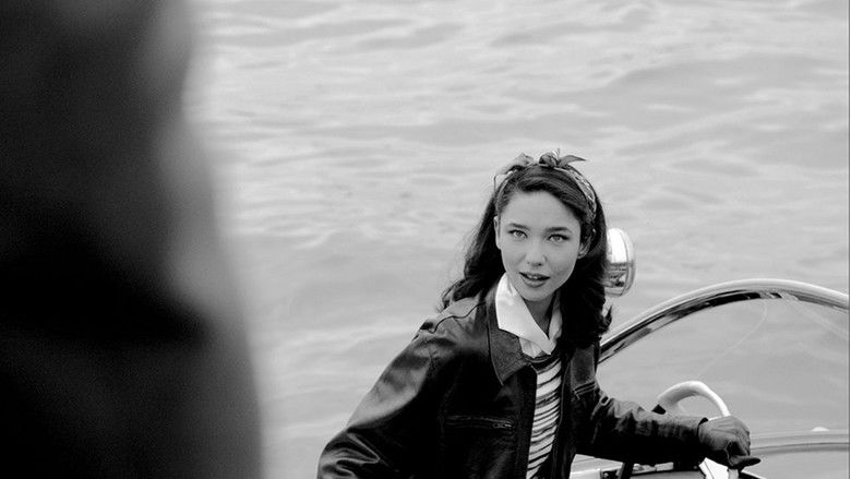 кадр из фильма За рекой, в тени деревьев