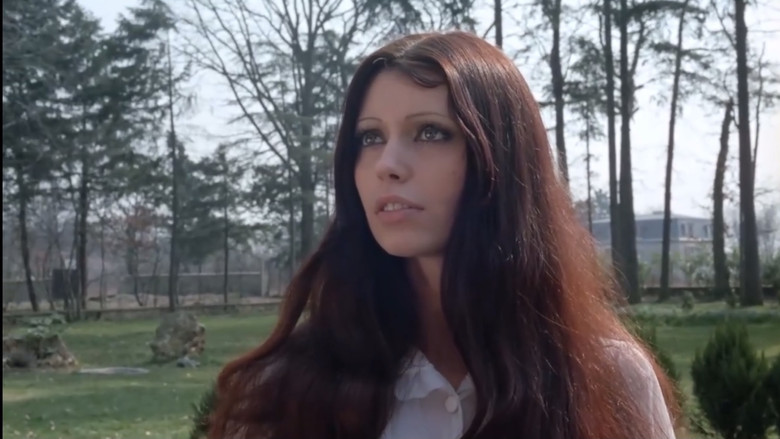 кадр из фильма Les désaxées