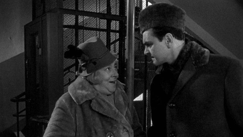 кадр из фильма Легкая жизнь