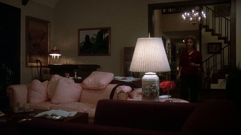 кадр из фильма Когда звонит незнакомец