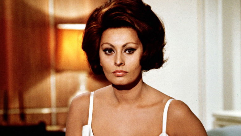 кадр из фильма Графиня из Гонконга