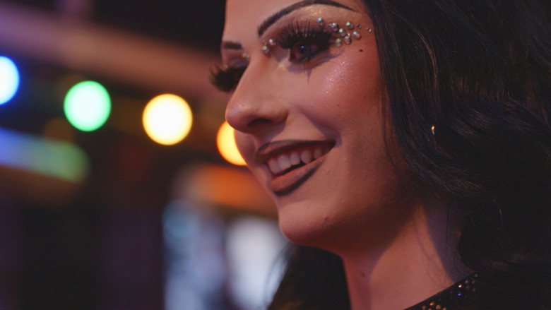 кадр из фильма Becoming Her - A Life in Drag