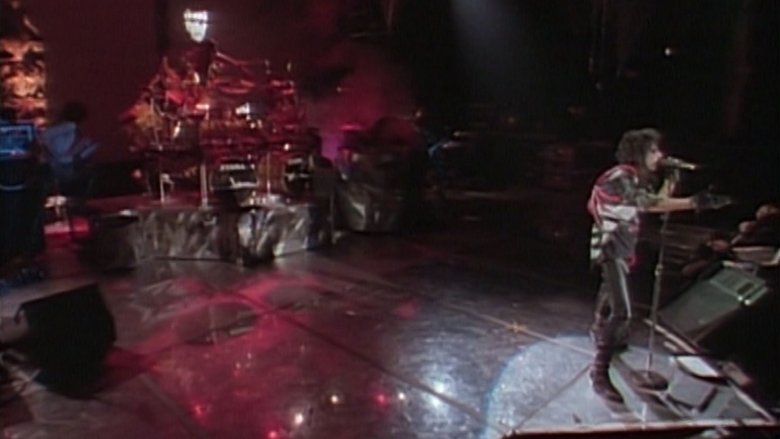 кадр из фильма Alice Cooper: Trashes The World