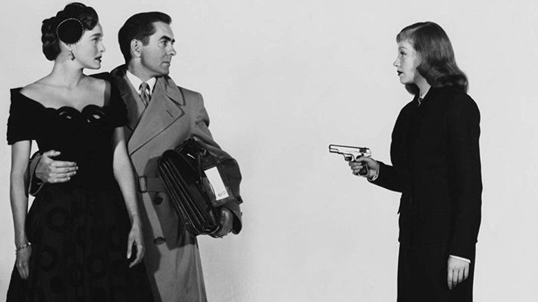 кадр из фильма Дипкурьер