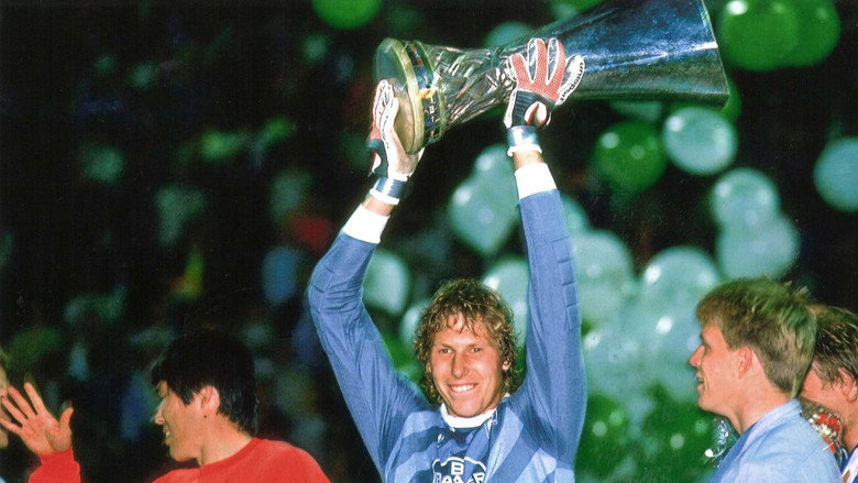 кадр из фильма 12 Schritte zum Triumph: Bayer 04 gewinnt den UEFA-Cup