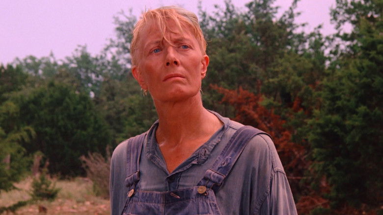 кадр из фильма The Ballad of the Sad Cafe