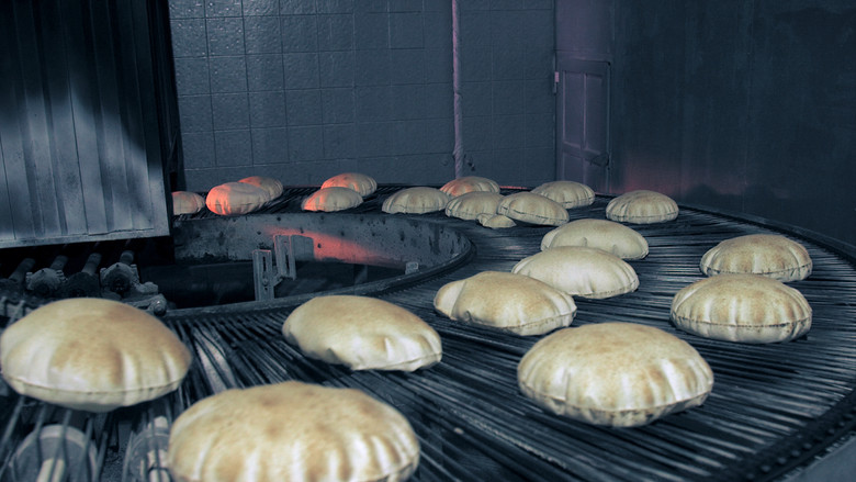 кадр из фильма The Bread Bakery