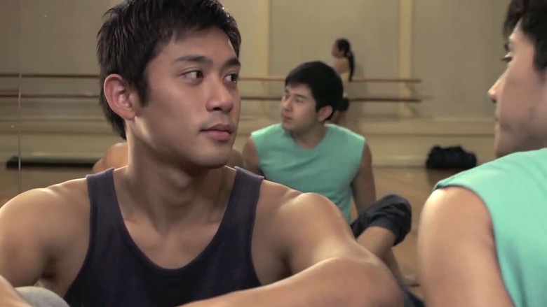 кадр из фильма Ang Sayaw ng Dalawang Kaliwang Paa